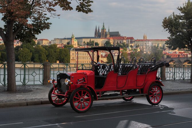 1 hour Old timer Convertible Prague Sightseeing Tour - The Lesser Town and St. Nicholas Church