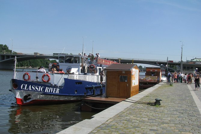 1 hour Prague Panoramic Vltava River sightseeing Cruise - Finding Pier 17 near Štefánik Bridge
