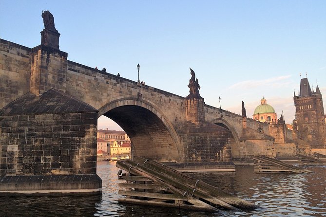 1 hour Prague Panoramic Vltava River sightseeing Cruise - Food, drinks, and the pace onboard