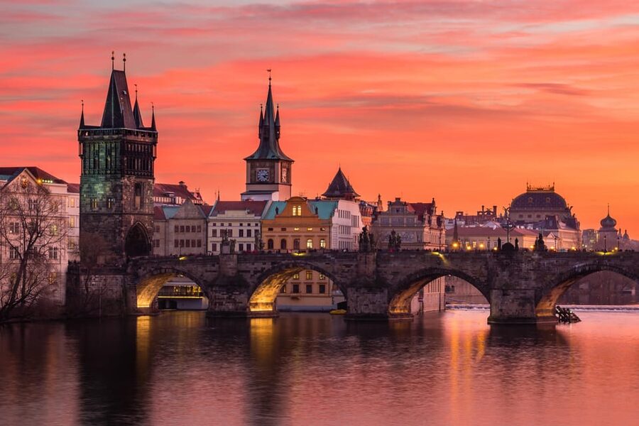 1000 years of history! Evening walking foodie tour - The small-group format and the guide