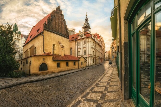 2-Hour Old Town and Jewish Quarter Tour in Prague - Entering Josefov without entering its museums