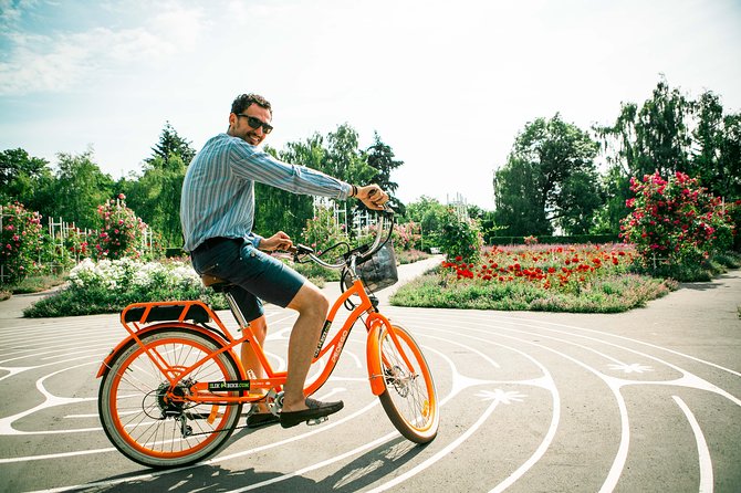 7 BEST VIEWS - PRAGUE eBIKE TOUR - Prague Castle from the outside