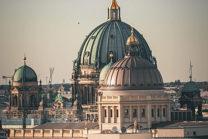 Berlin Full Day Tour with Lunch and private transfers from Prague - What the private vehicle changes