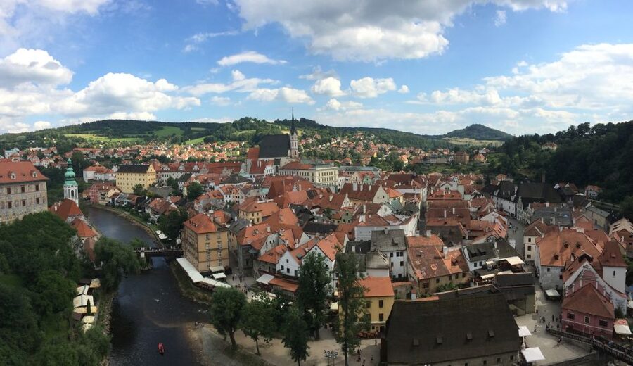 Český Krumlov: 2 Hour Private Walking Tour with Guide - Latrán quarter and the castle approach