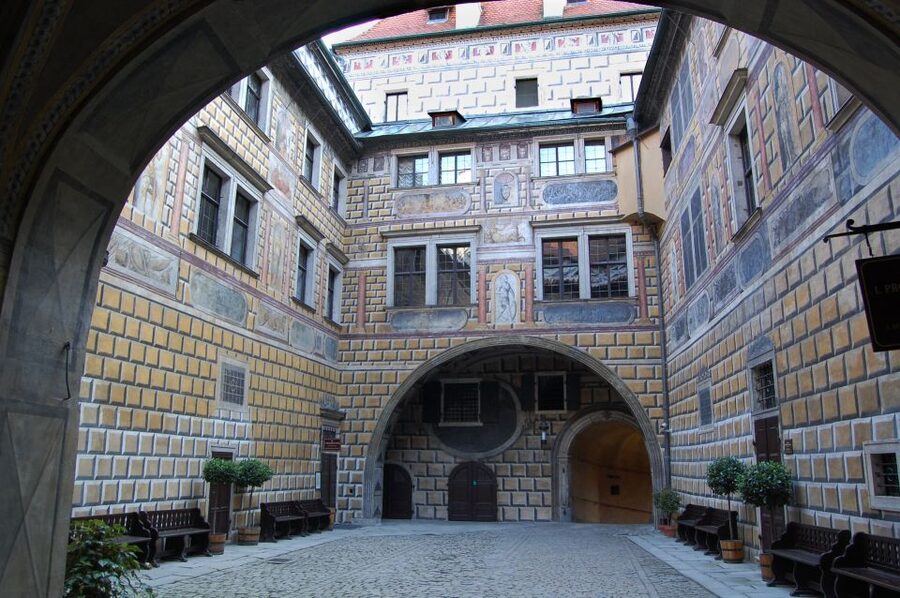 Český Krumlov: 2 Hour Private Walking Tour with Guide - Who should book this private walk