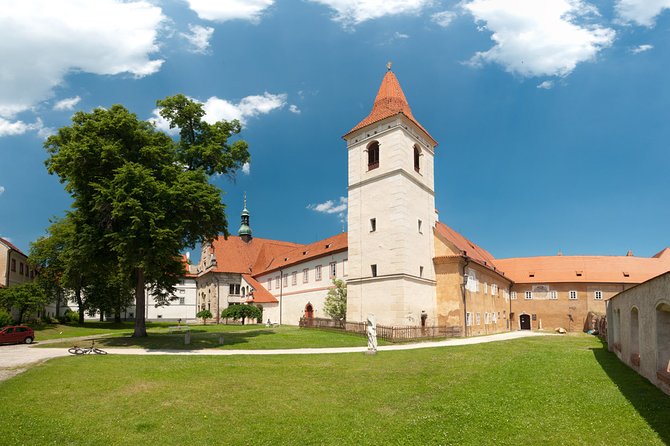 Český Krumlov Free Tour - Reaching Český Krumlov Castle