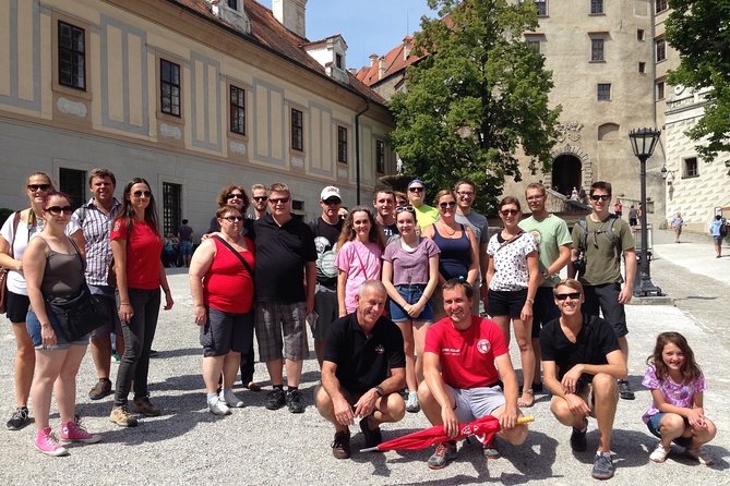 Český Krumlov Free Tour - Timing, meeting details, and cancellation