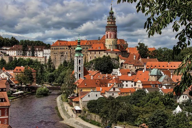 Cesky Krumlov Full day tour from Prague and back - Walking, hills, and weather