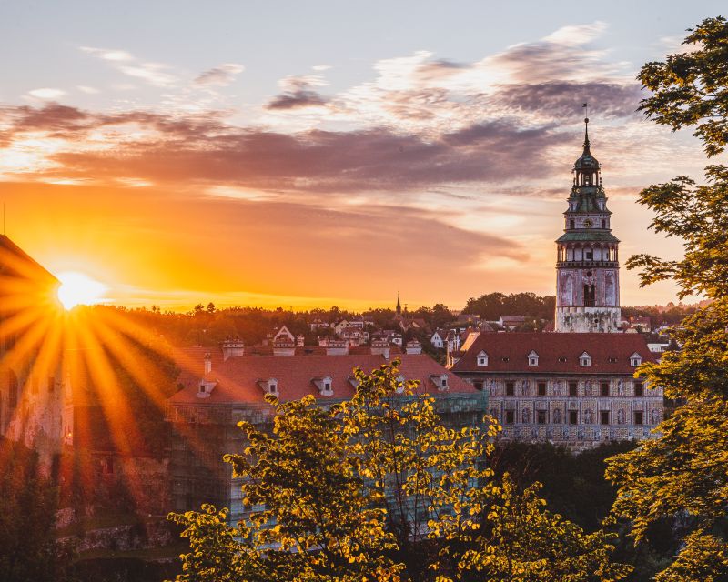 Český Krumlov: Half-Day Medieval Architecture Walking Tour - Castle gardens finish the four-hour route