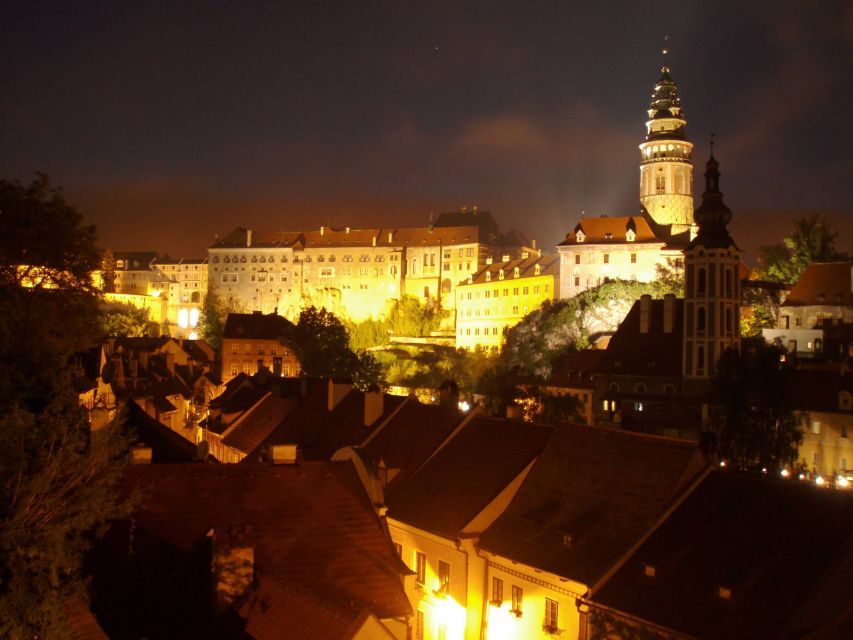 Český Krumlov: Night Walking Tour with a Professional Guide - Castle Views and Renaissance Palaces