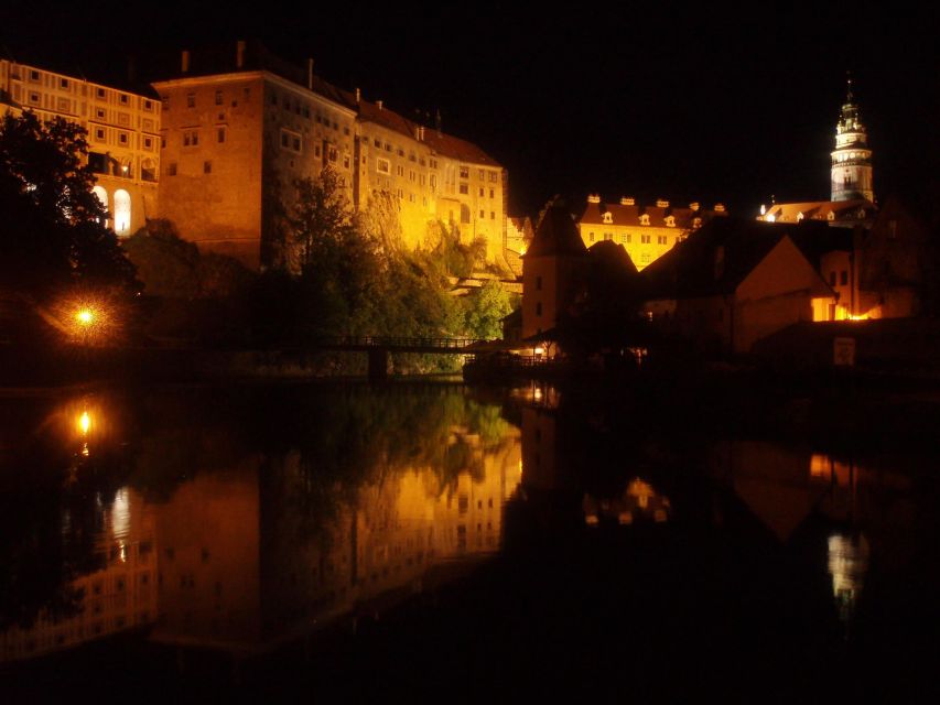 Český Krumlov: Night Walking Tour with a Professional Guide - From Sunset Light to Medieval Shadows