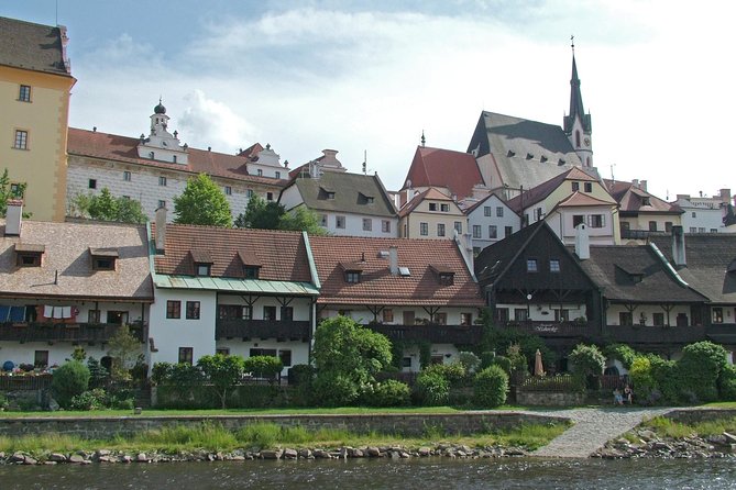 Cesky Krumlov Old Town Private Walking Tour - The castle grounds and bridge views