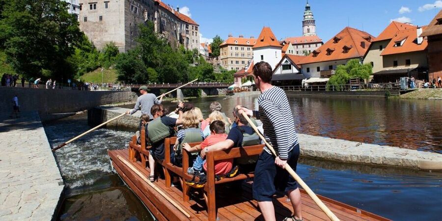 Český Krumlov: Wooden Raft River Cruise - A short burst of action on an otherwise easy ride