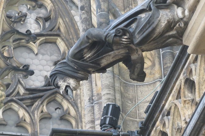 Charles Bridge and Prague Castle Walking Tour - Spending 90 minutes at Prague Castle