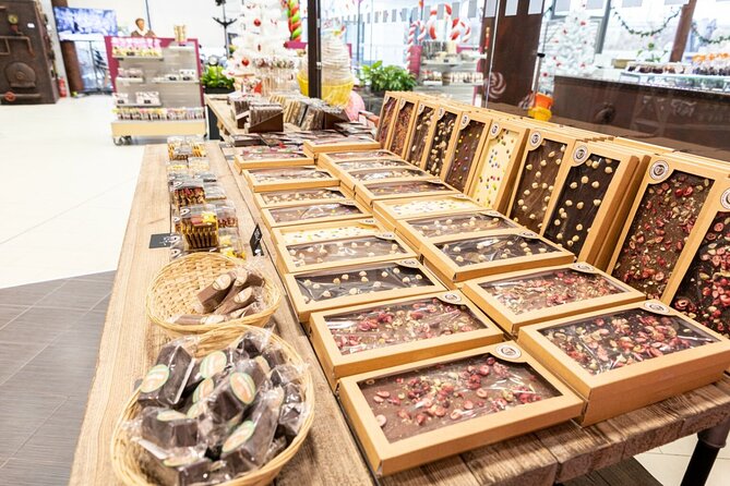 Chocotopia Visit + Workshop - Tasting chocolate medals in five flavors