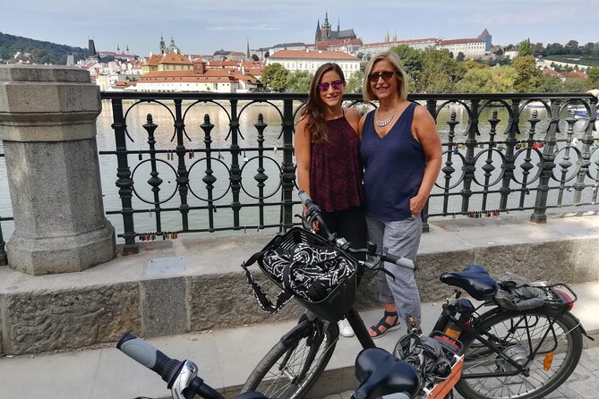 Communism and World War 2 Prague City Tour - What the guide adds to the experience