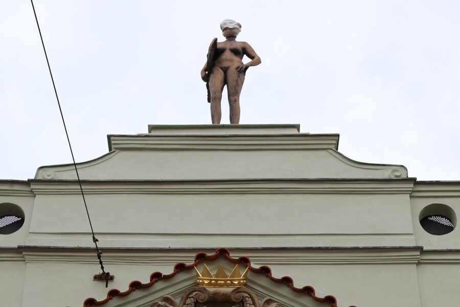 Contemporary art tour in Prague: the works of David Černý - The Velvet Revolution connection