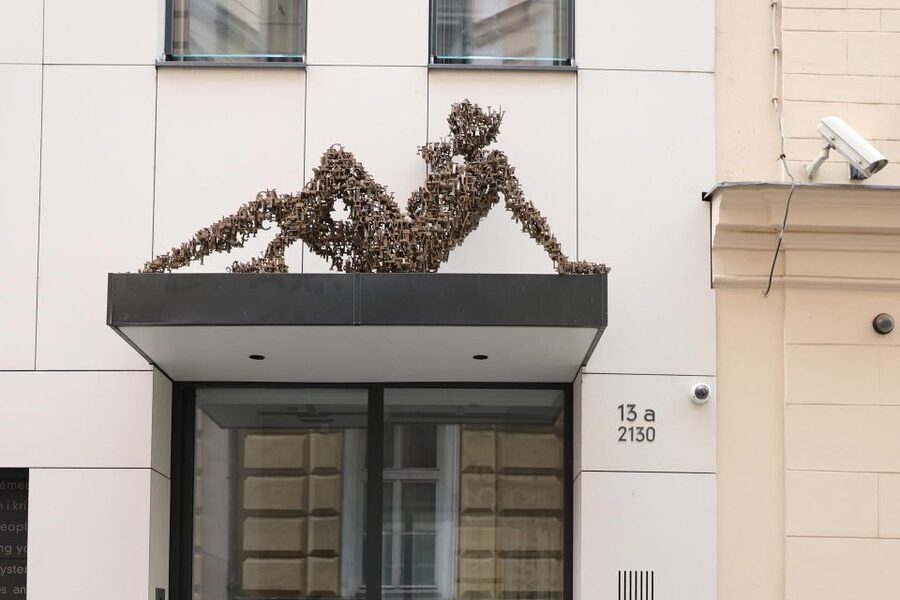 Contemporary art tour in Prague: the works of David Černý - The $19 price and what you receive