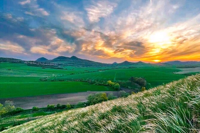 Countryside, Czech Garnet Panning, Farm,Lunch&Beer 4WD Adventure - How much value do you get for $359.24?