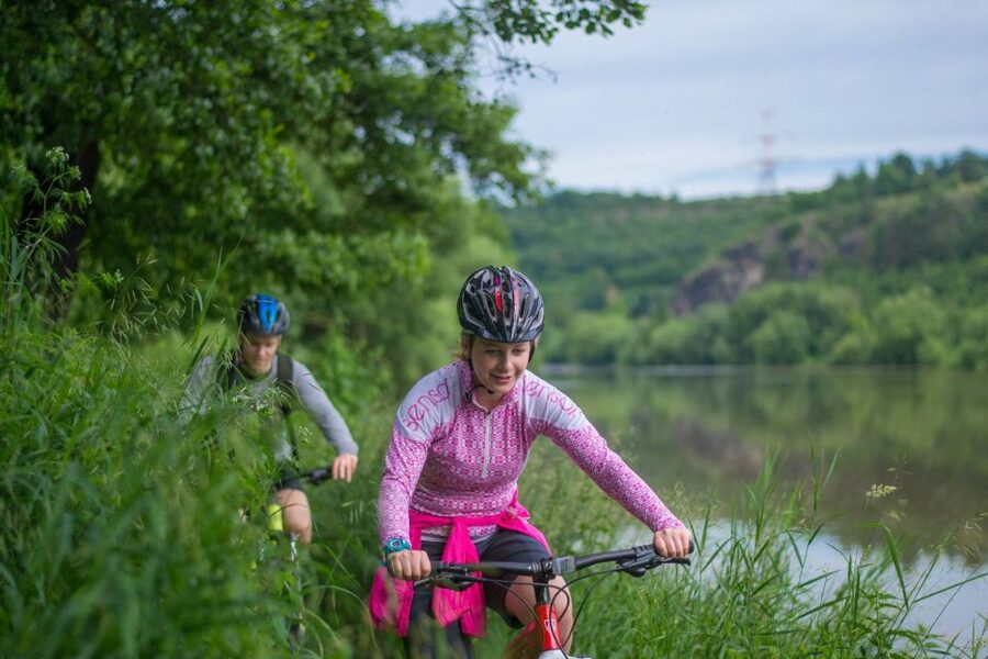 E-Bike Day Trip: Visit a Roman Castle and Taste Craft Beer - Lunch and Czech beer in Vseradice
