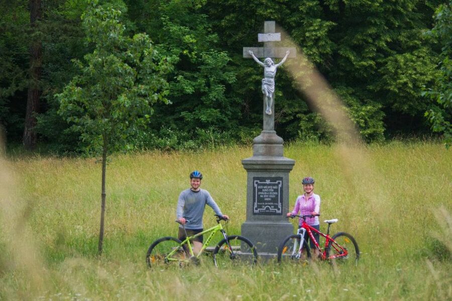 E-Bike Day Trip: Visit a Roman Castle and Taste Craft Beer - Who will enjoy this day most
