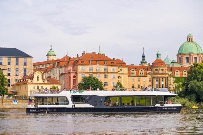 Evening Eco Cruise With a Glass of Prosecco in Bohemia - The 50-minute route along the Vltava