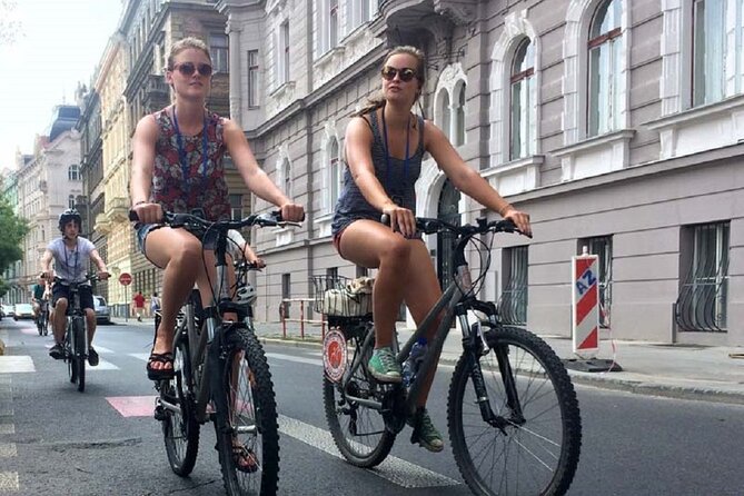 Exceptional Private Prague bike tour - Choosing between parks, castles, and city streets