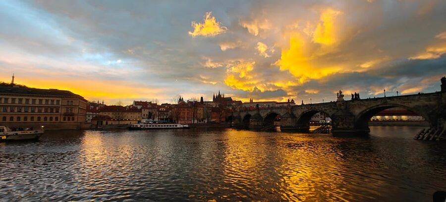 Exclusive Christmas cruise with Christmas Eve buffet - Prague Castle and the St. Nicholas dome from the river