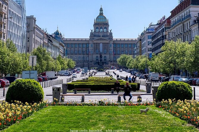 Explore the Historic Prague Castle: Private Half-Day Walking Tour - Why a private Prague Castle tour can be worth the cost