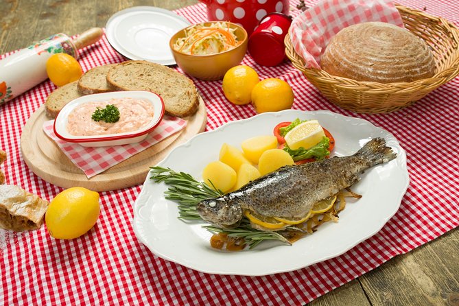 Folklore Dinner with Unlimited Drinks 4course Menu - Who will enjoy this Prague evening most?