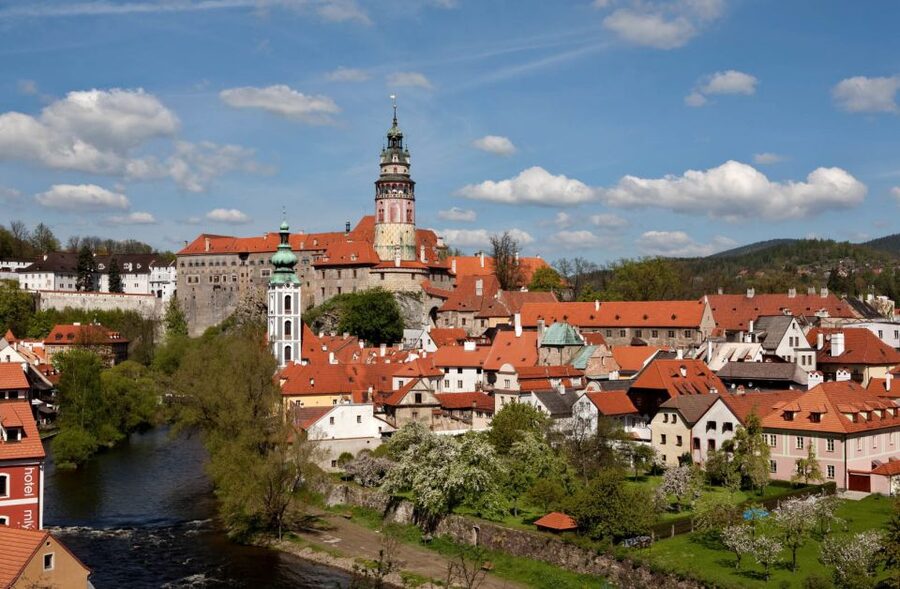 From Prague: Full-Day Český Krumlov Tour with Lunch - Why Český Krumlov makes a worthwhile day from Prague