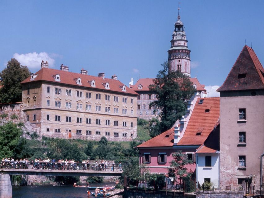 From Prague: Full-Day Český Krumlov Tour with Lunch - Lunch and the seasonal tradeoff