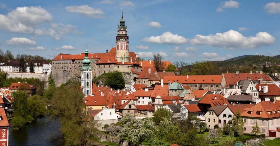 From Prague: Full-Day Český Krumlov Tour with Lunch - The Prague meeting point at Pařížská 1