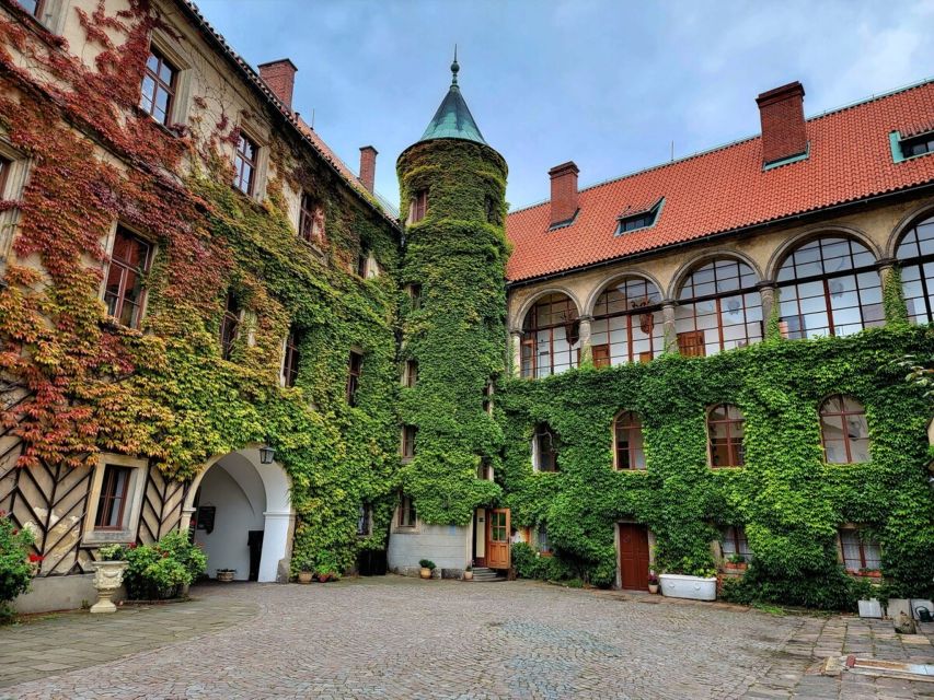 From Prague: Hike, Castle and Brewery in Bohemian Paradise - Lunch inside a 14th-century castle