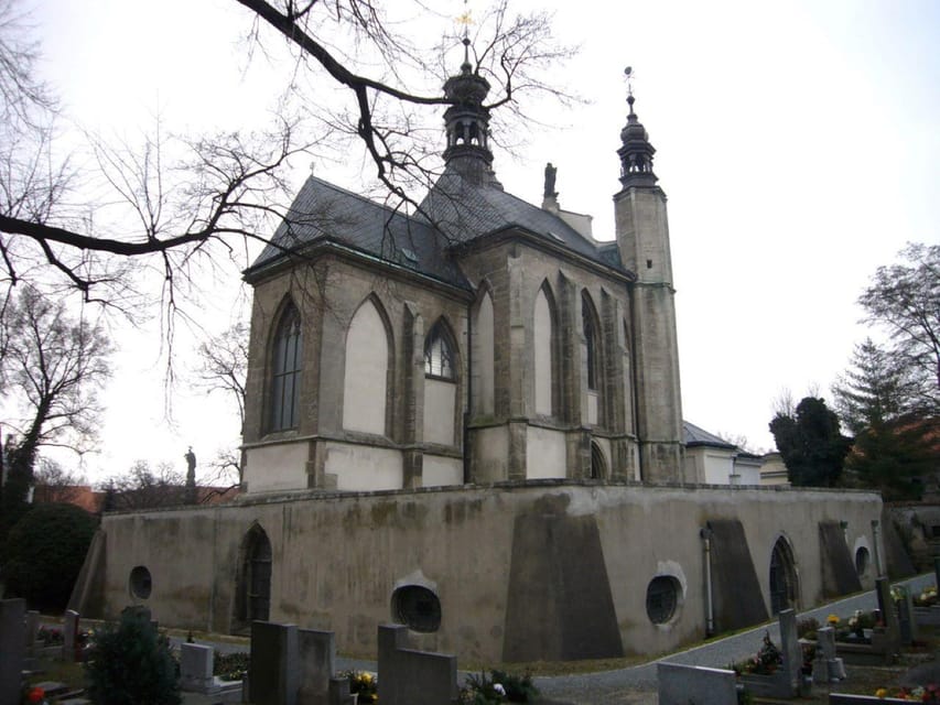From Prague: Kutna Hora private Day Tour by car - Sedlec Ossuary, a chapel made of bones