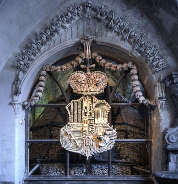 From Prague: Kutna Hora Walking Tour & St. Barbara Cathedral - Food, toilets, and what to carry