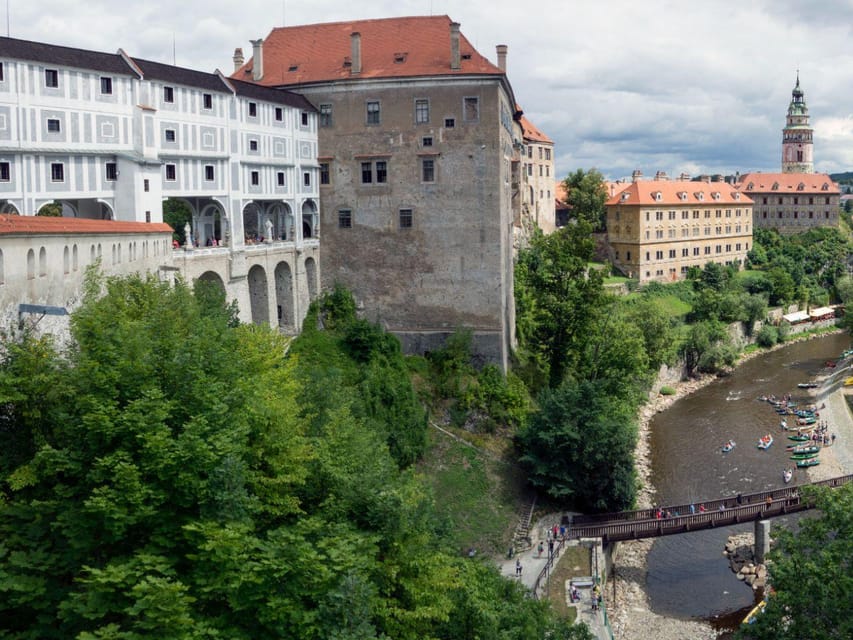 From Prague to the fabulous Cesky Krumlov:fullday experience - Free time, souvenirs, and a possible second stop