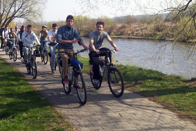 Full-Day Countryside Bike Tour to Karlstejn Castle (small group) - Lunch in Hlasna Treban