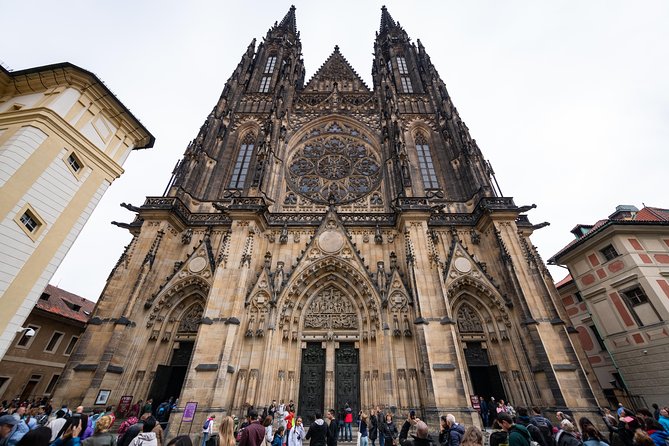 Full-Day Prague Tour with Prague Castle, Lunch and Vltava Cruise - Lesser Town, Charles Bridge, and Old Town Square