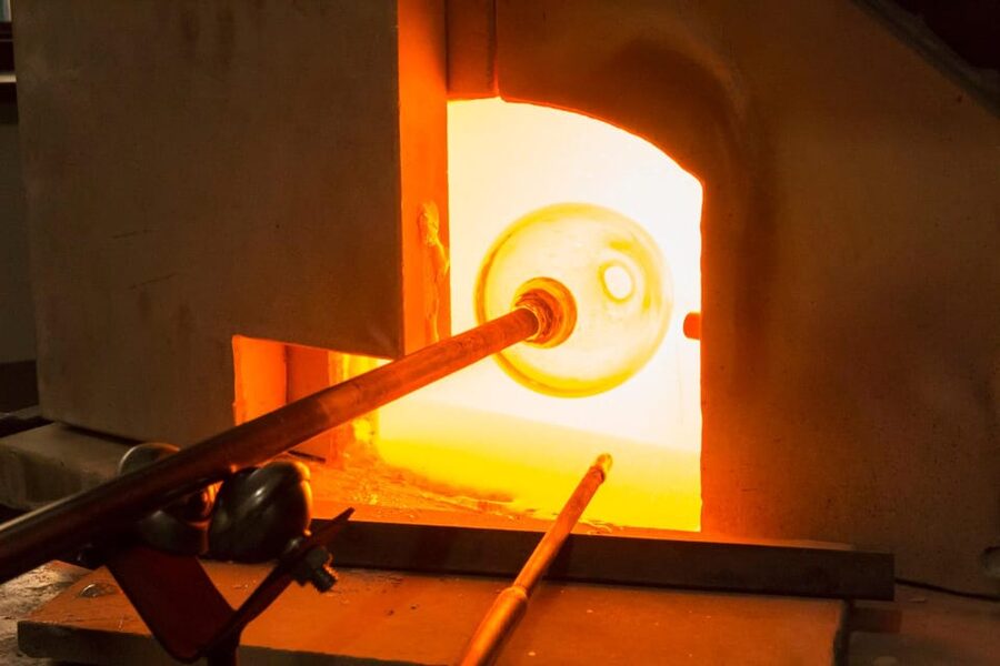Glass blowing in Prague - Your role in making the souvenir