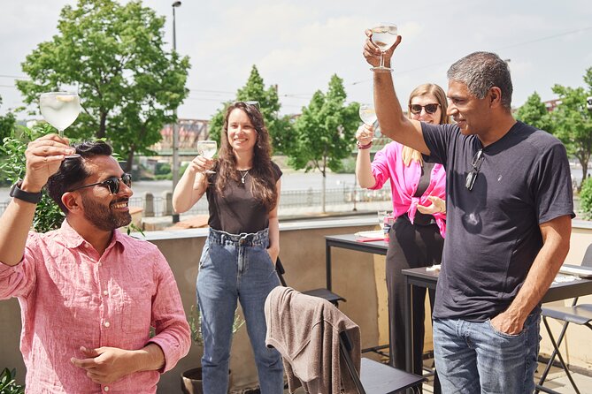 Gourmet Brunch with Chef: Unlimited Drinks & Stunning River Views - Key details to know before booking