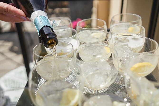 Gourmet Brunch with Chef: Unlimited Drinks & Stunning River Views - Timing, transport, and group size