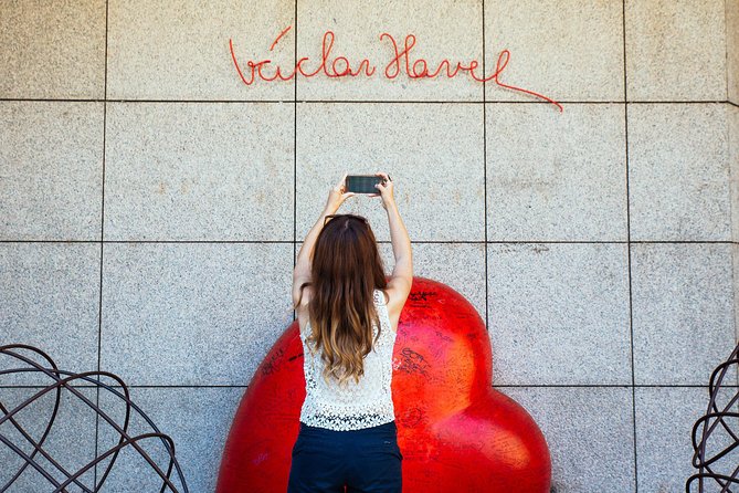 Highlights & Hidden Gems With Locals: Best of Prague Private Walking Tour - Why this private Prague walk works so well