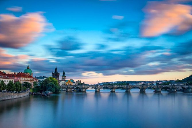 Johnny's Prague Photography Tour - Charles Bridge without staying in the obvious spot