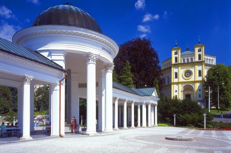 Karlovy Vary & Marianske Lazne Tour from Prague with Lunch - The 10-hour schedule and transport tradeoff