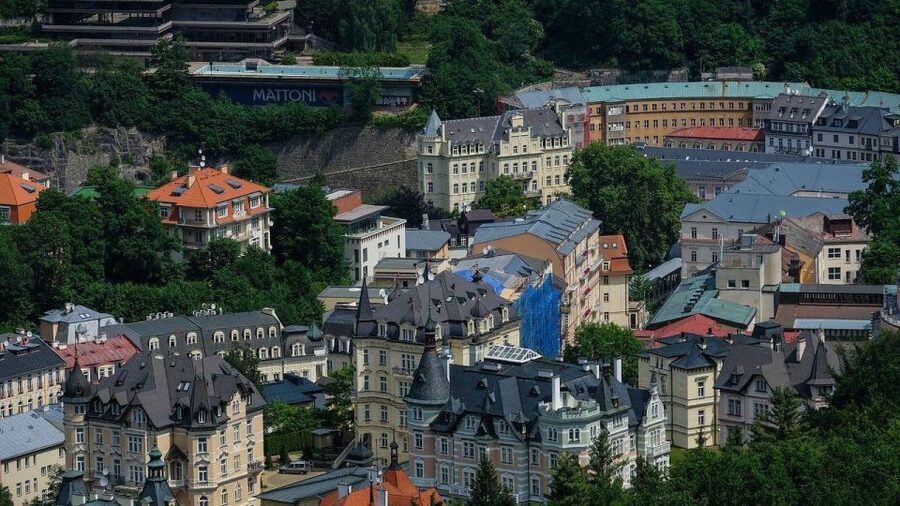 Karlovy Vary: Private Walking Tour - Why Karlovy Vary was built around hot water
