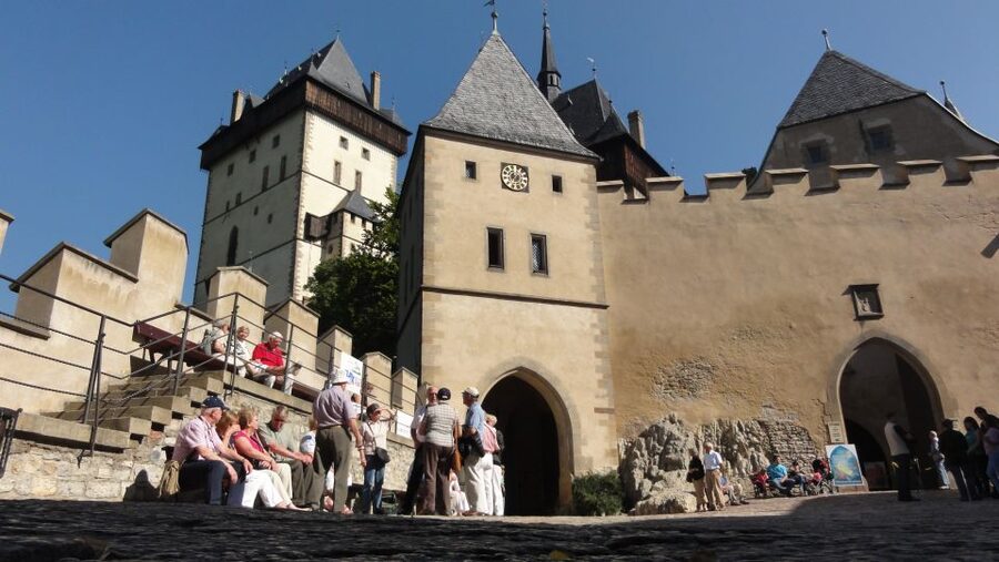 Karlstejn Castle & Crystal Manufactory - Private Tour - Why combine Karlstejn Castle with a glassworks?