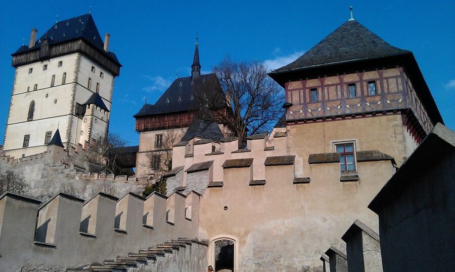 Karlstejn Castle & Crystal Manufactory - Private Tour - The drive from Prague and private pickup