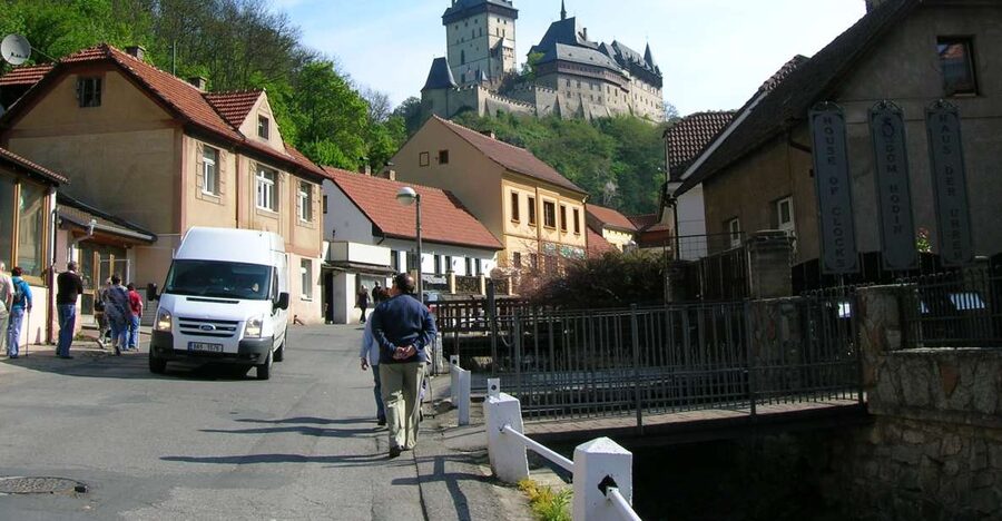 Karlstejn Castle & Crystal Manufactory - Private Tour - Approaching Karlstejn Castle on foot
