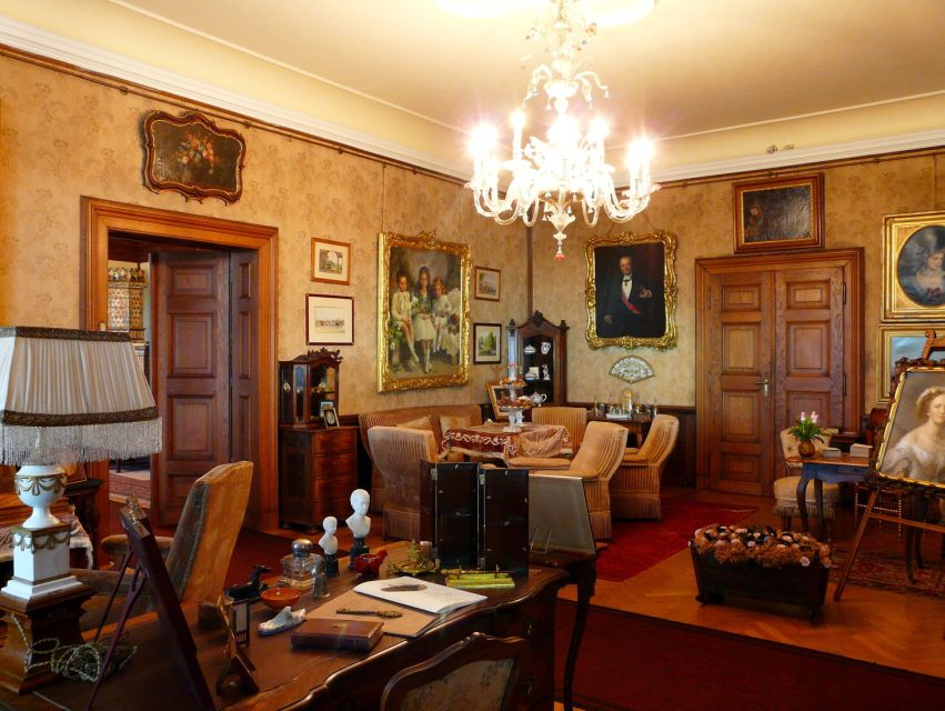 Konopiště: Chateau Tour from Prague - The most important catch: live guide versus audio guide